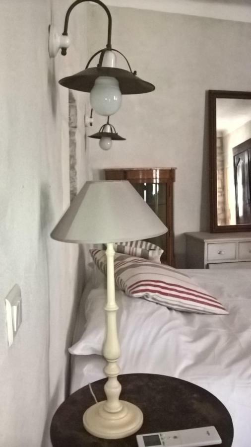 شقة Le Lapin Blanc Saint-Rémy-de-Provence المظهر الخارجي الصورة